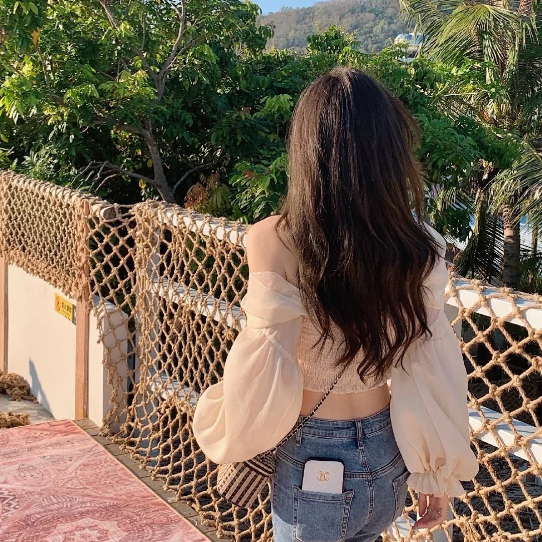 想踢沉迷男的女人